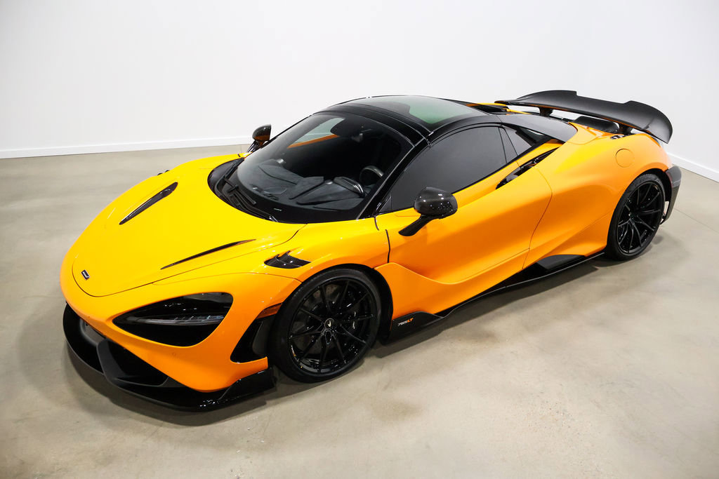 Used 2022 McLaren 765LT photo 16