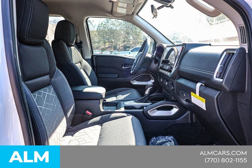 2025 Nissan Frontier SV