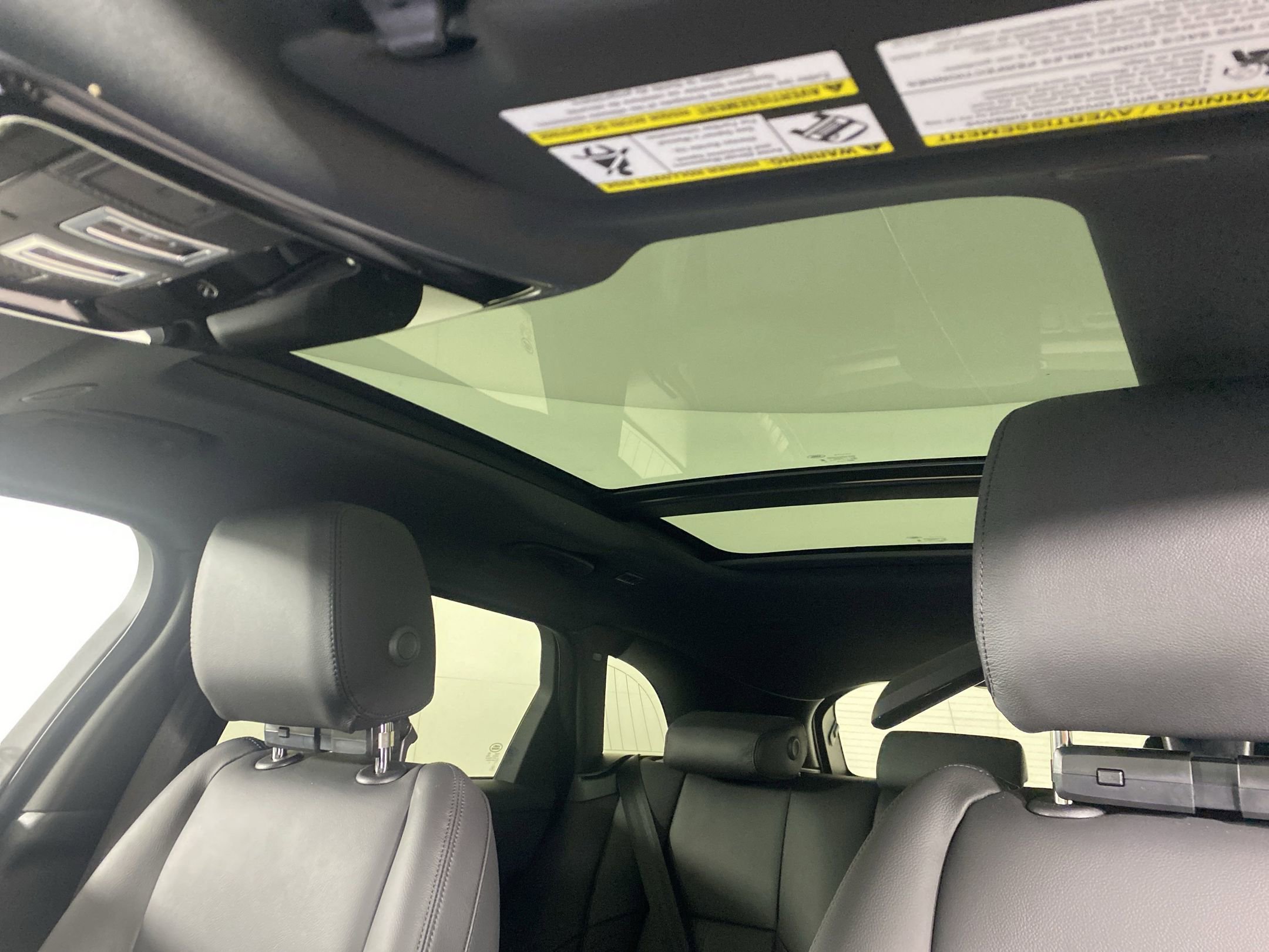 2026 Land Rover Range Rover Velar Dynamic SE