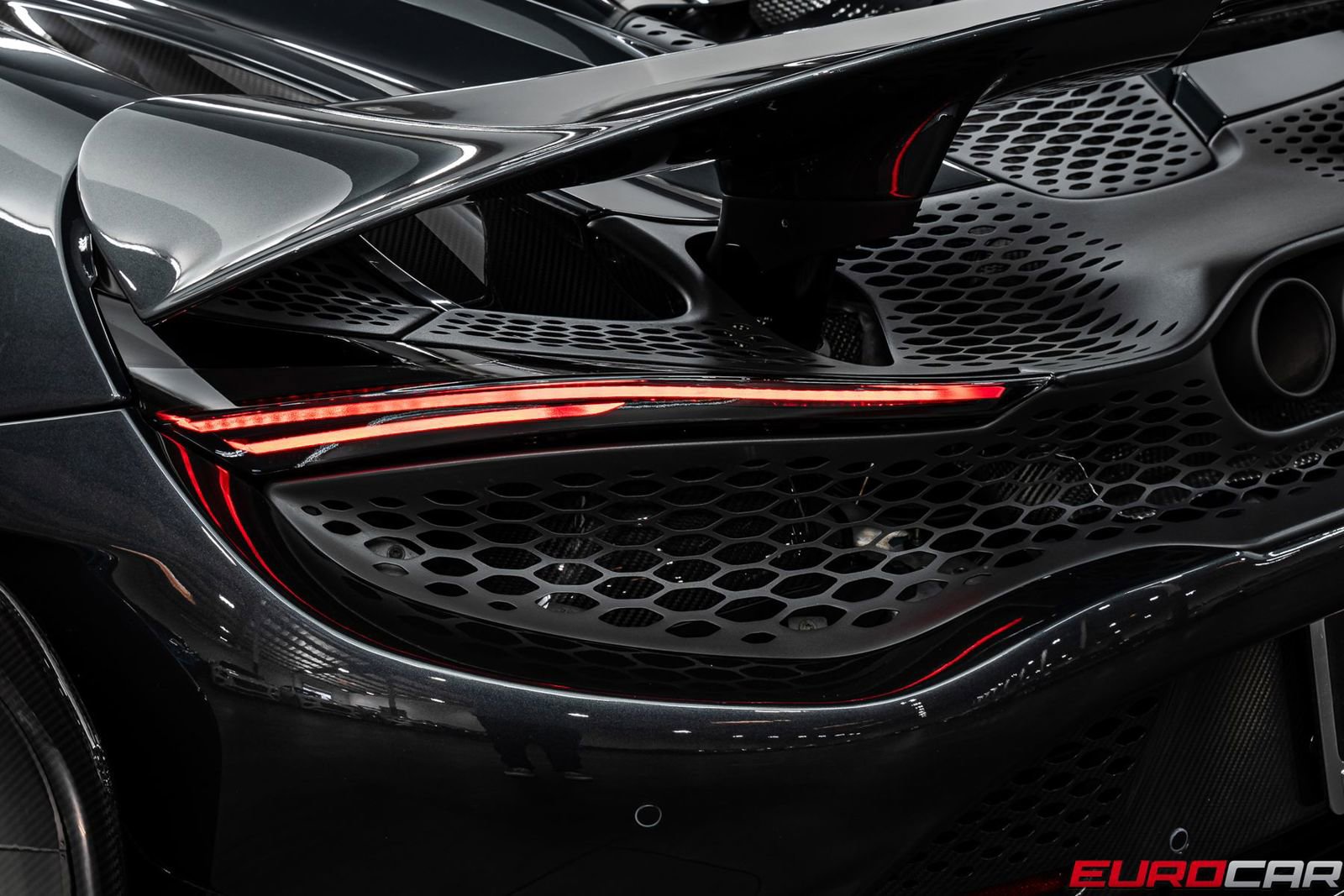 Used 2021 McLaren 765LT photo 28