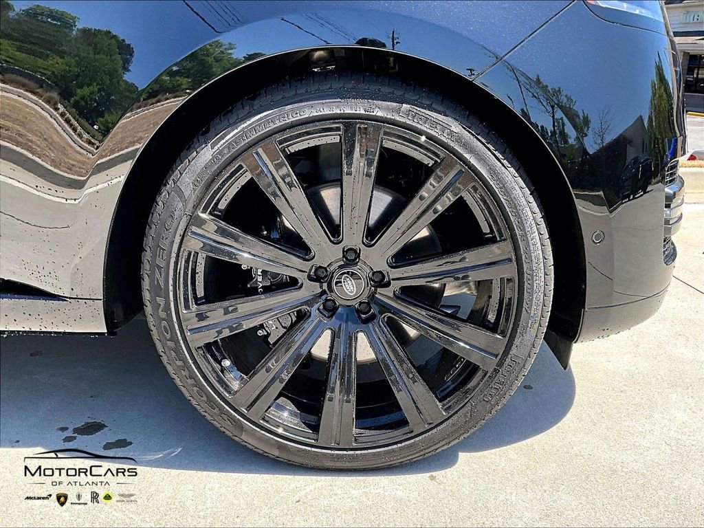 2025 Land Rover Range Rover SE