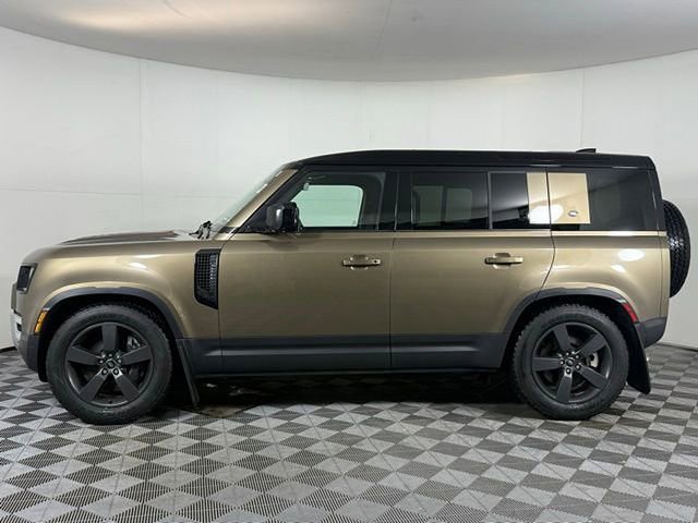 2024 Land Rover Defender 110 SE