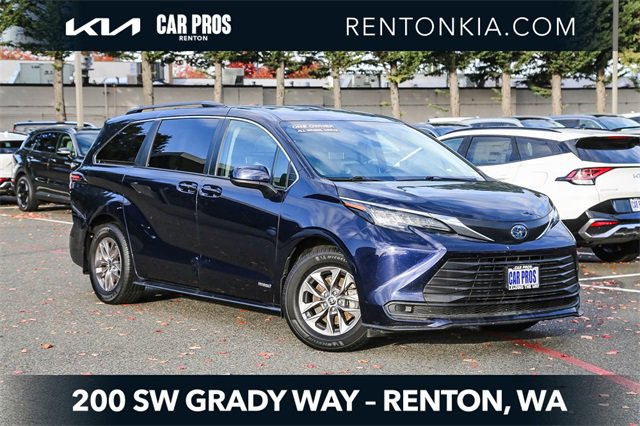 2021 Toyota Sienna LE 8-Passenger