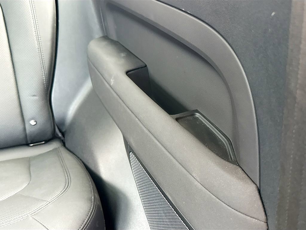 2023 Land Rover Defender 90 SE