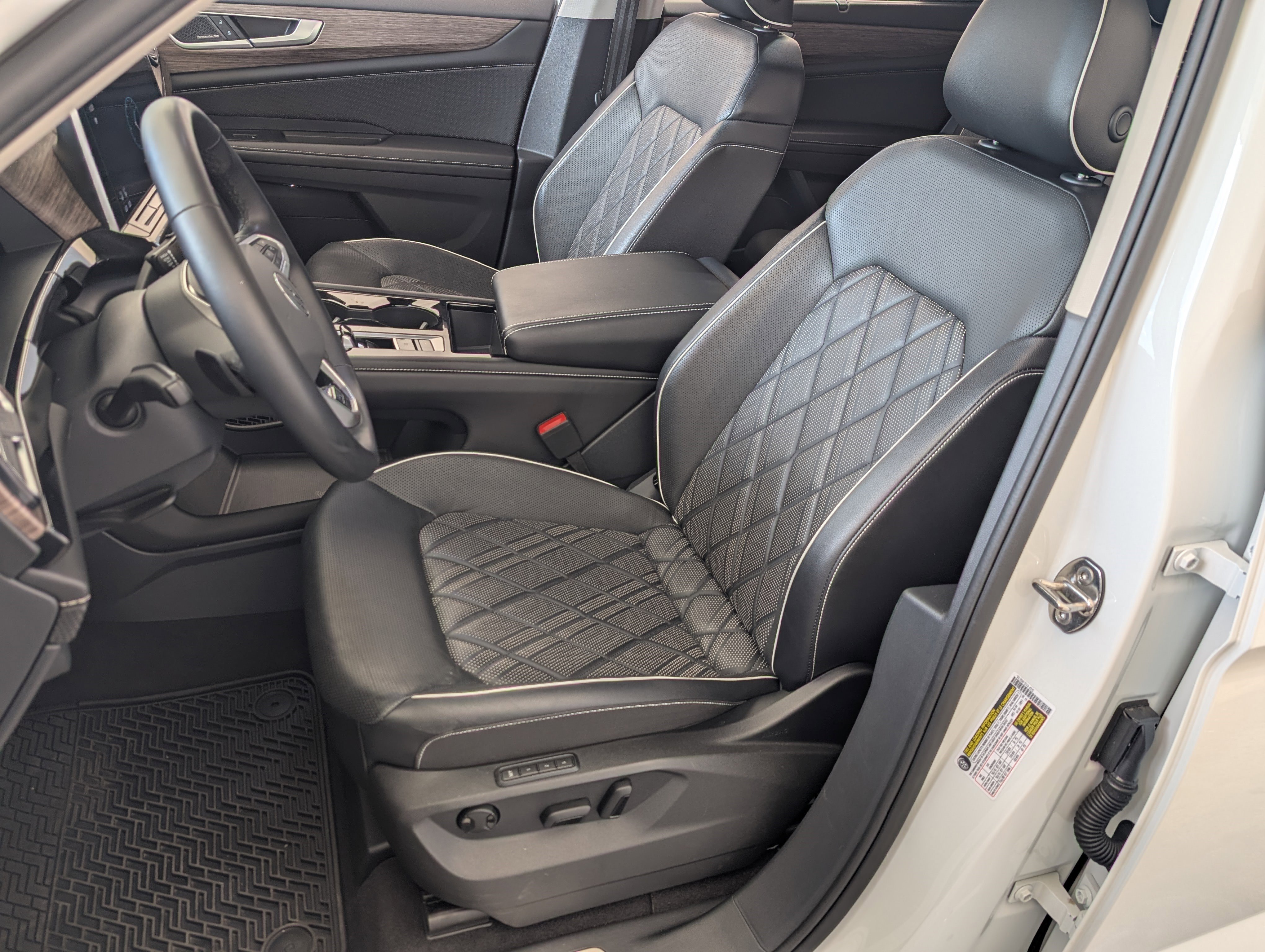 2024 Volkswagen Atlas SEL Premium R-Line