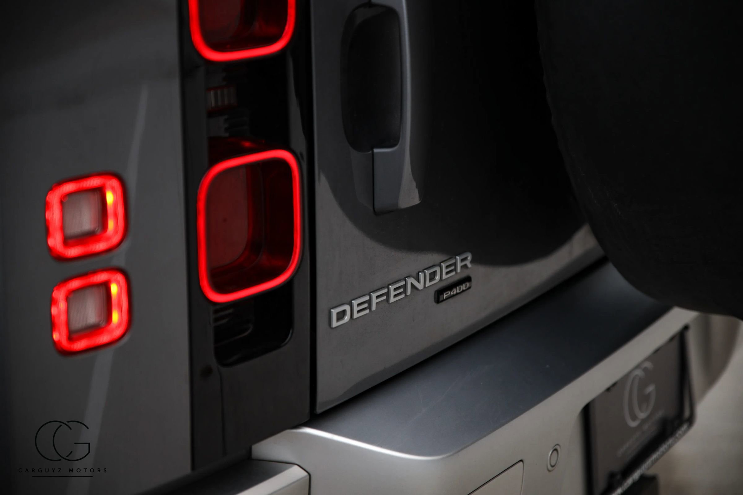 2022 Land Rover Defender 110 SE