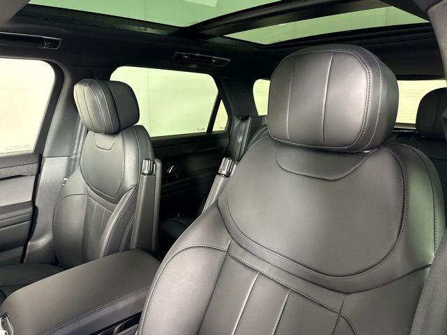 2026 Land Rover Range Rover Sport SE