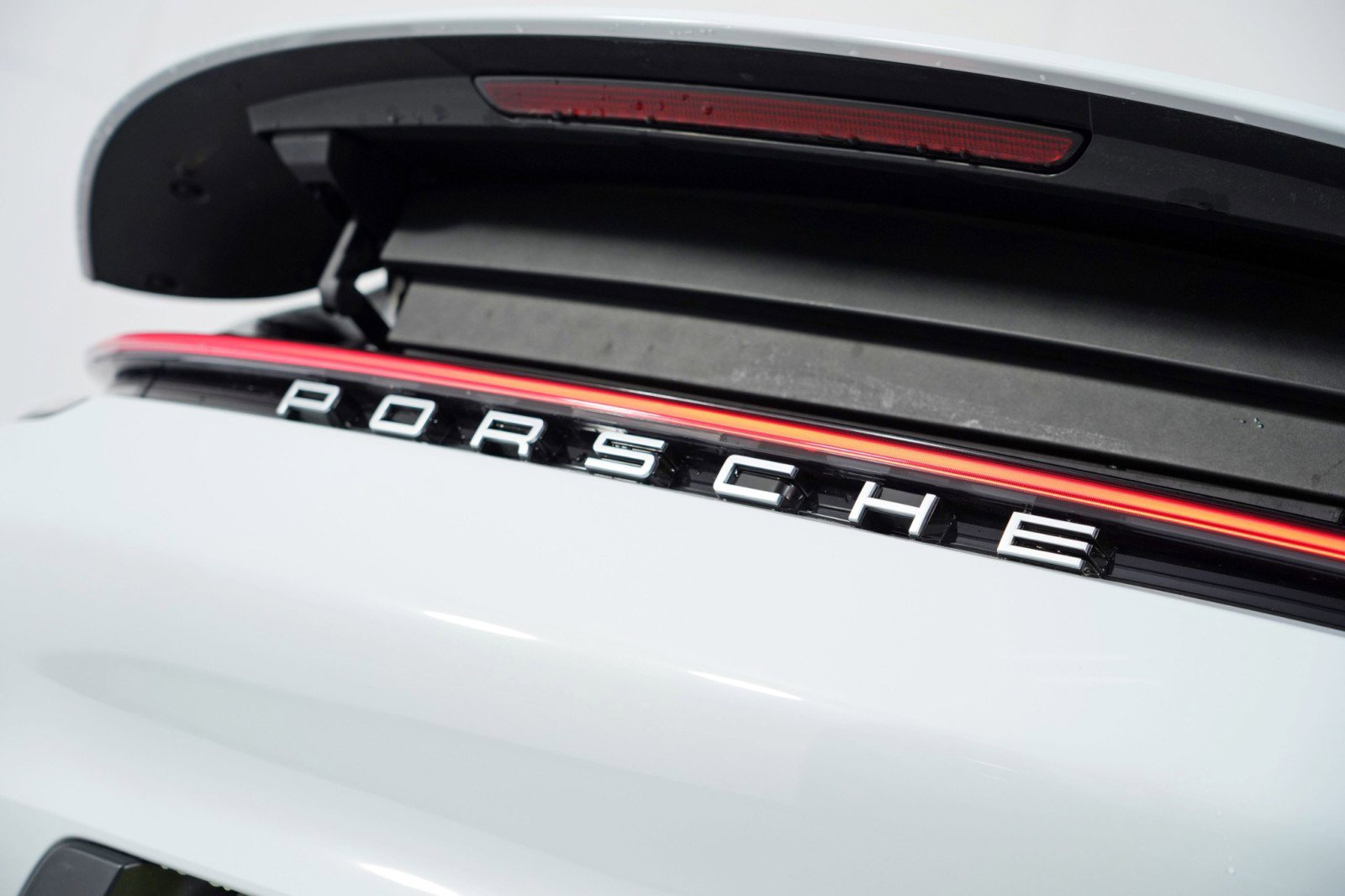 2022 Porsche 911 Carrera