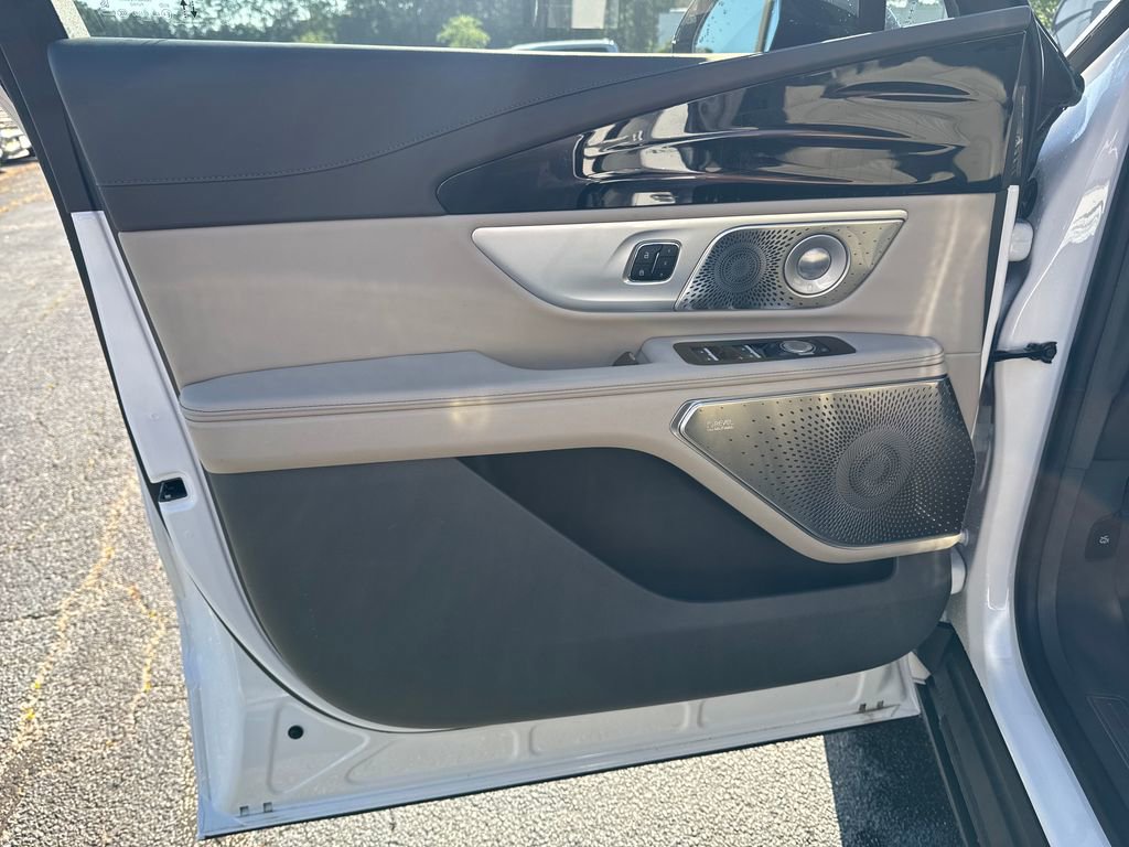 2025 Lincoln Nautilus Reserve