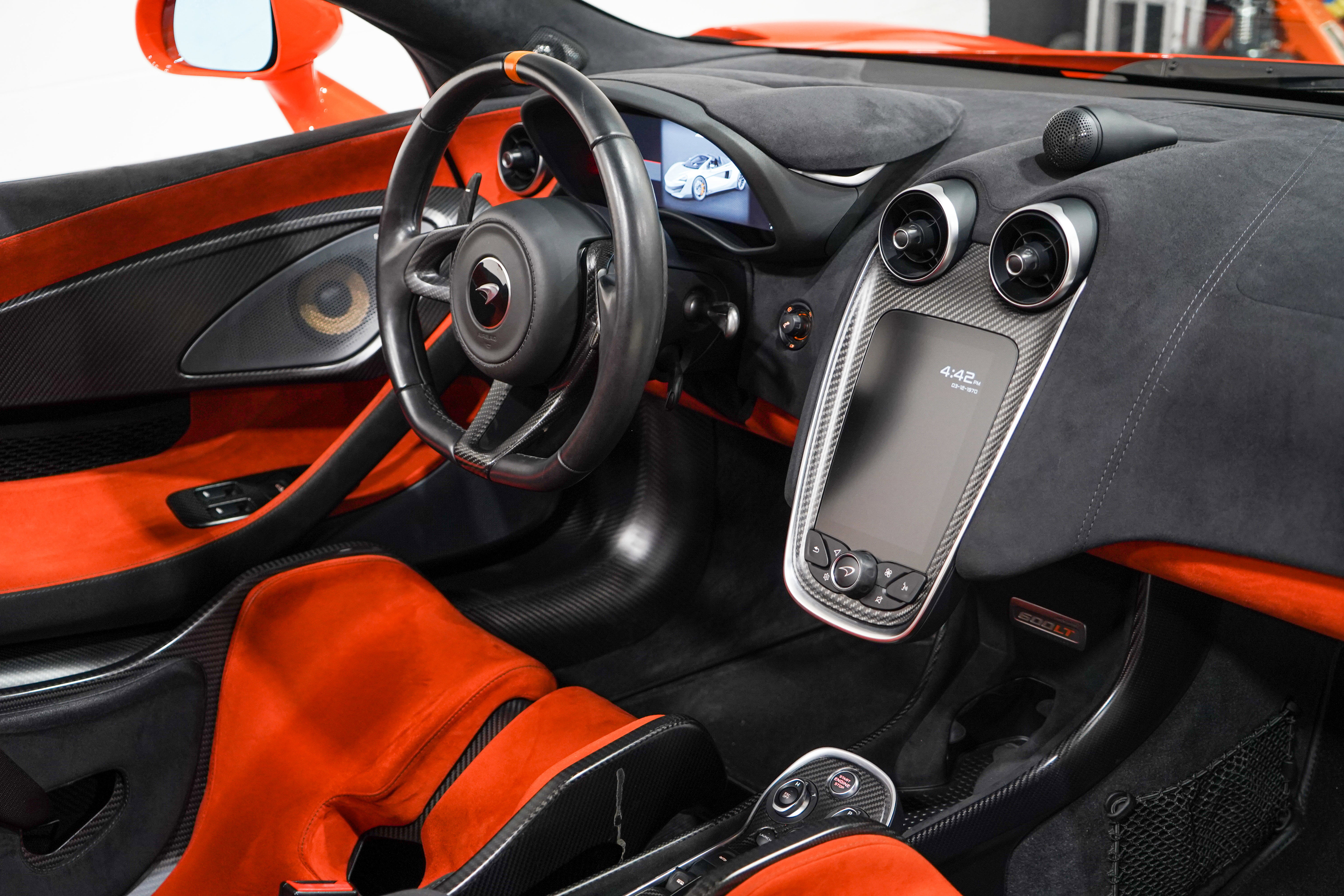 Used 2020 McLaren 600LT Spider photo 17