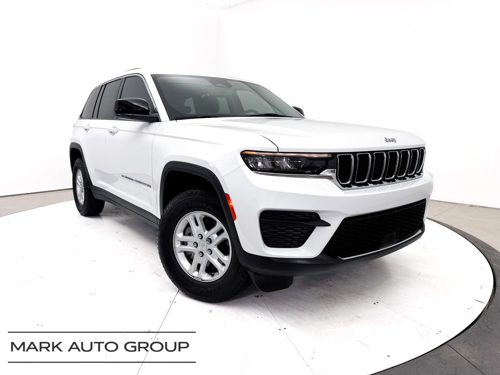 2023 Jeep Grand Cherokee Laredo 4x4 for sale in Scottsdale, AZ