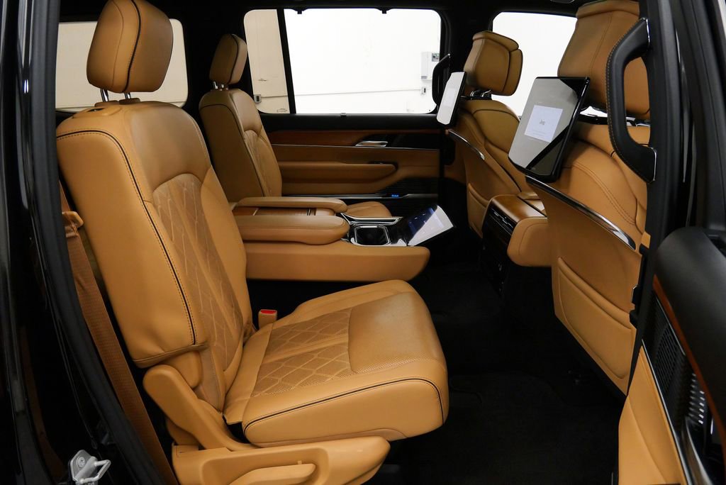 2022 Jeep Grand Wagoneer Series III