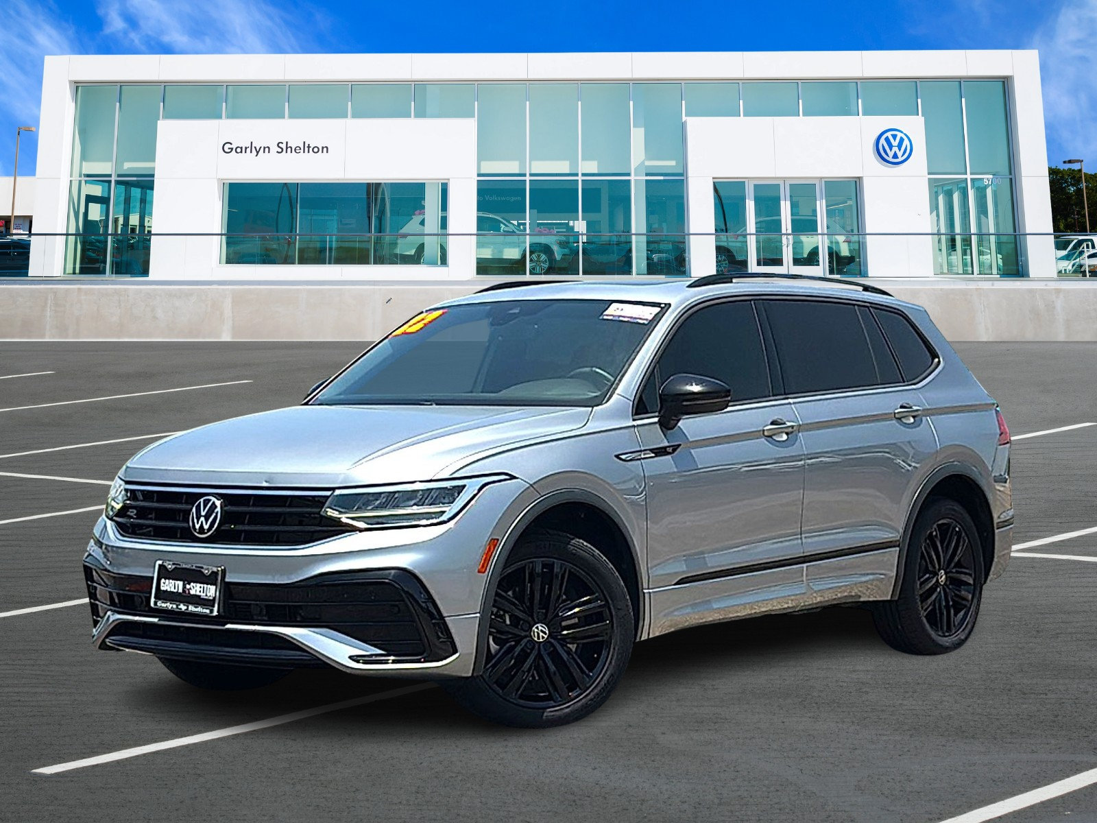 Used 2022 Volkswagen Tiguan SE R-Line