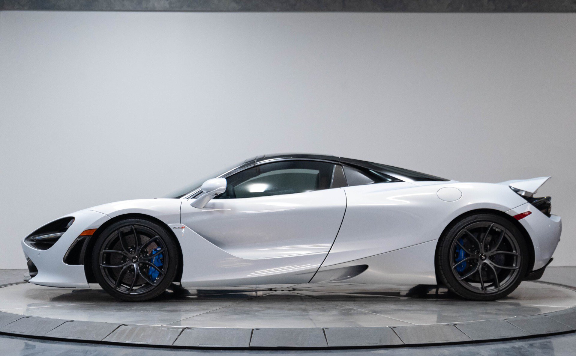 Used 2020 McLaren 720S Luxury photo 46