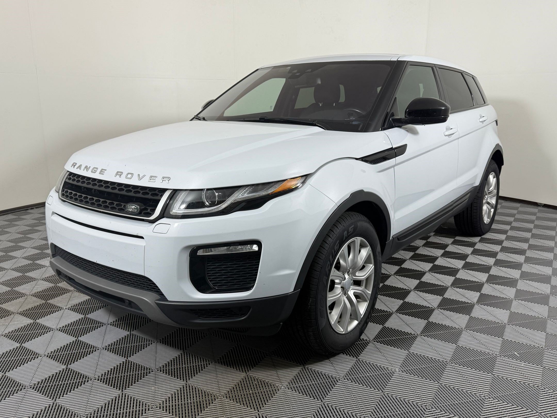 Used 2017 Land Rover Range Rover Evoque SE