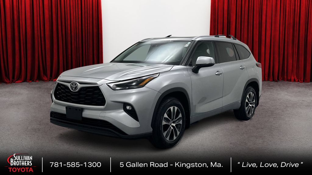 Used 2022 Toyota Highlander XLE