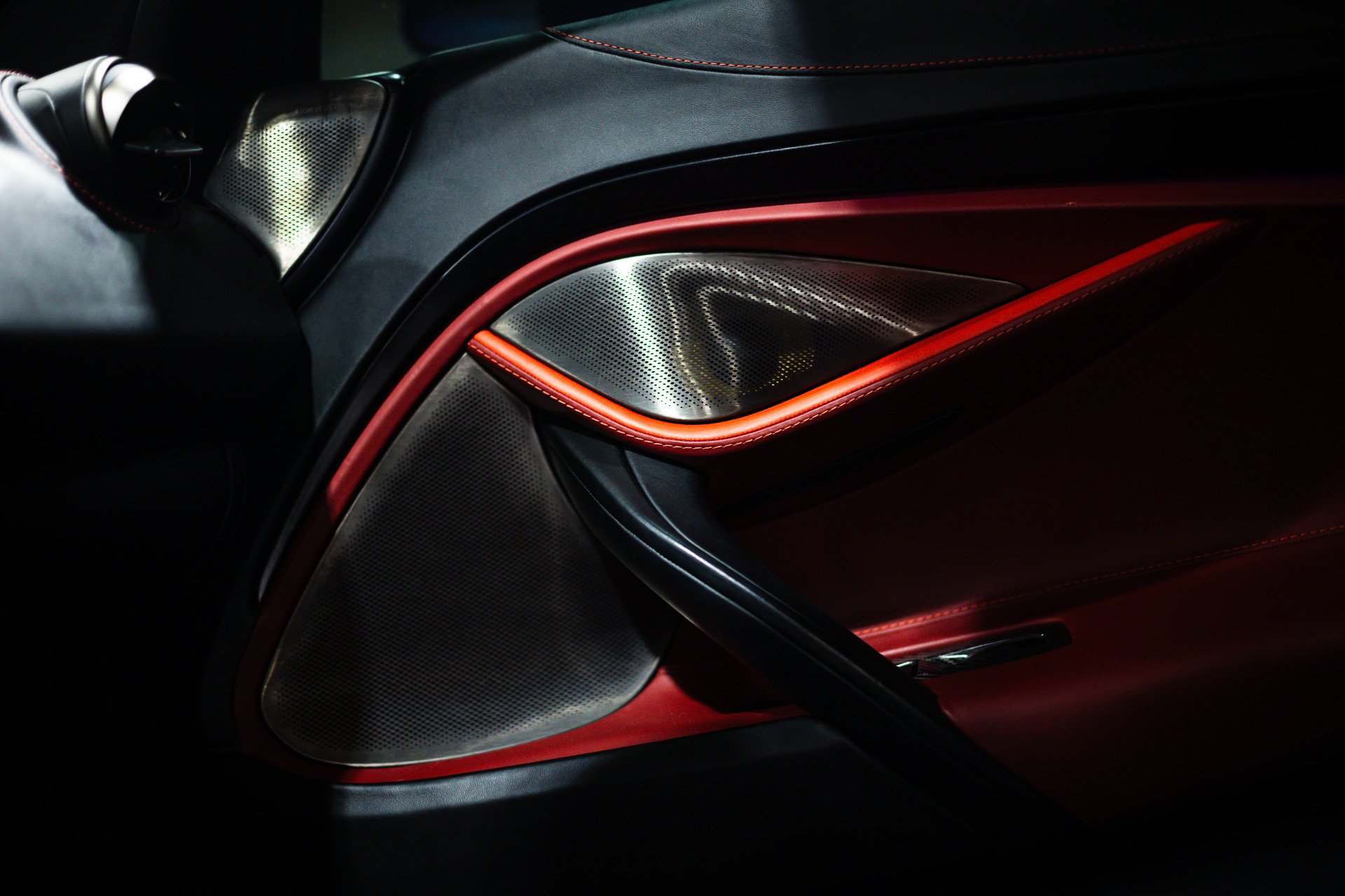 Used 2018 McLaren 720S Performance photo 44
