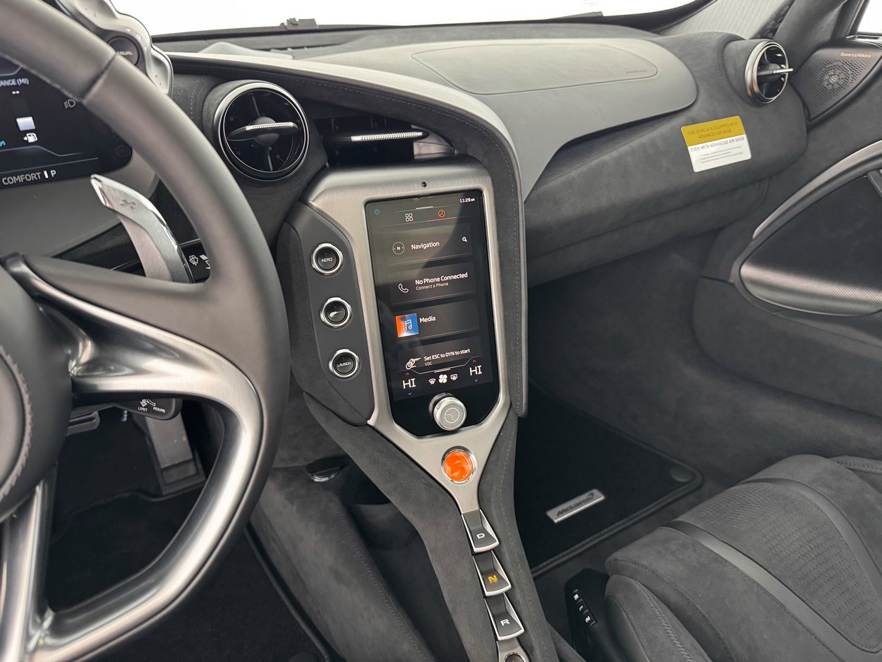 Used 2026 McLaren 750S photo 20