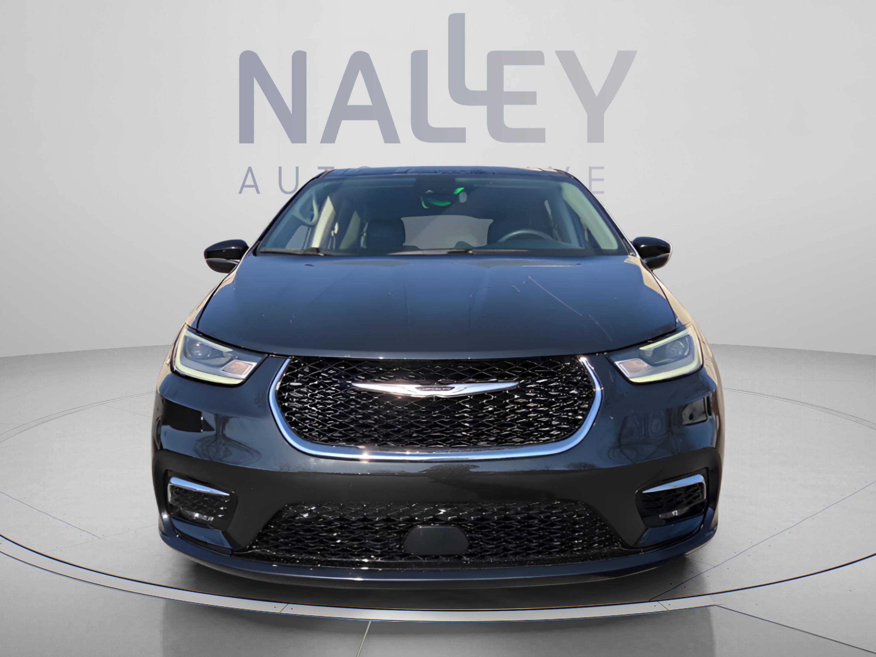 2023 Chrysler Pacifica Touring-L