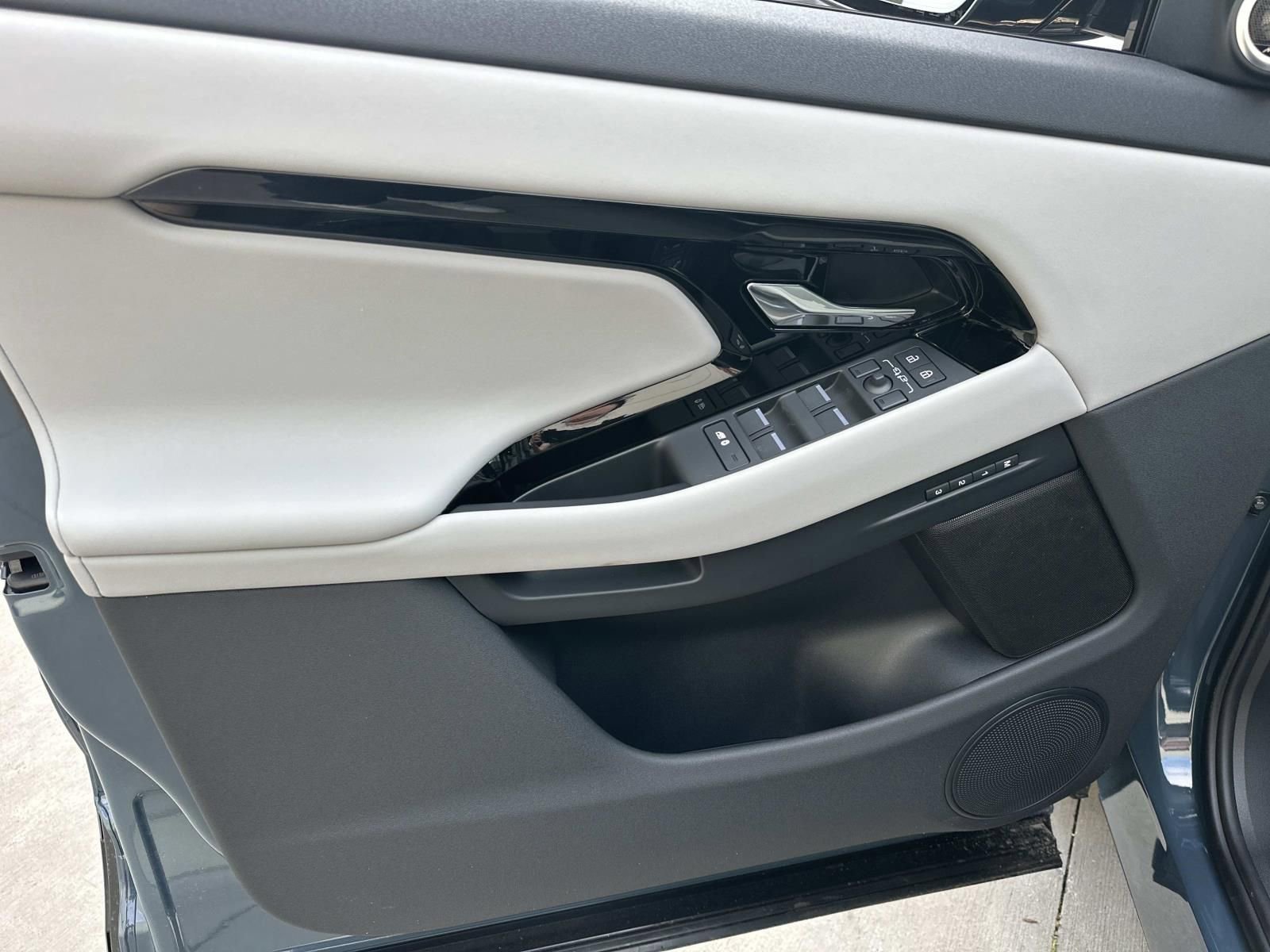 2026 Land Rover Range Rover Evoque S