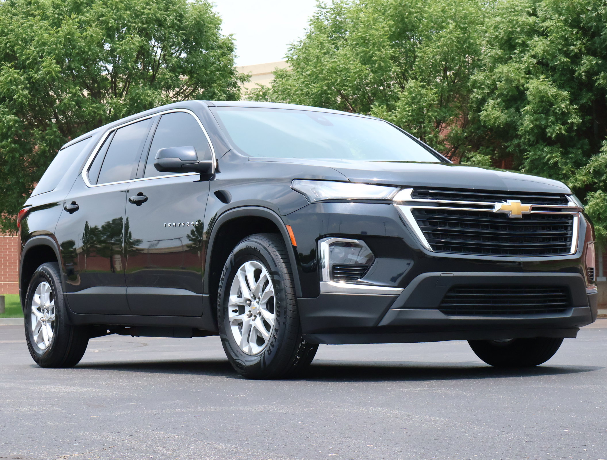 Used 2022 Chevrolet Traverse LS