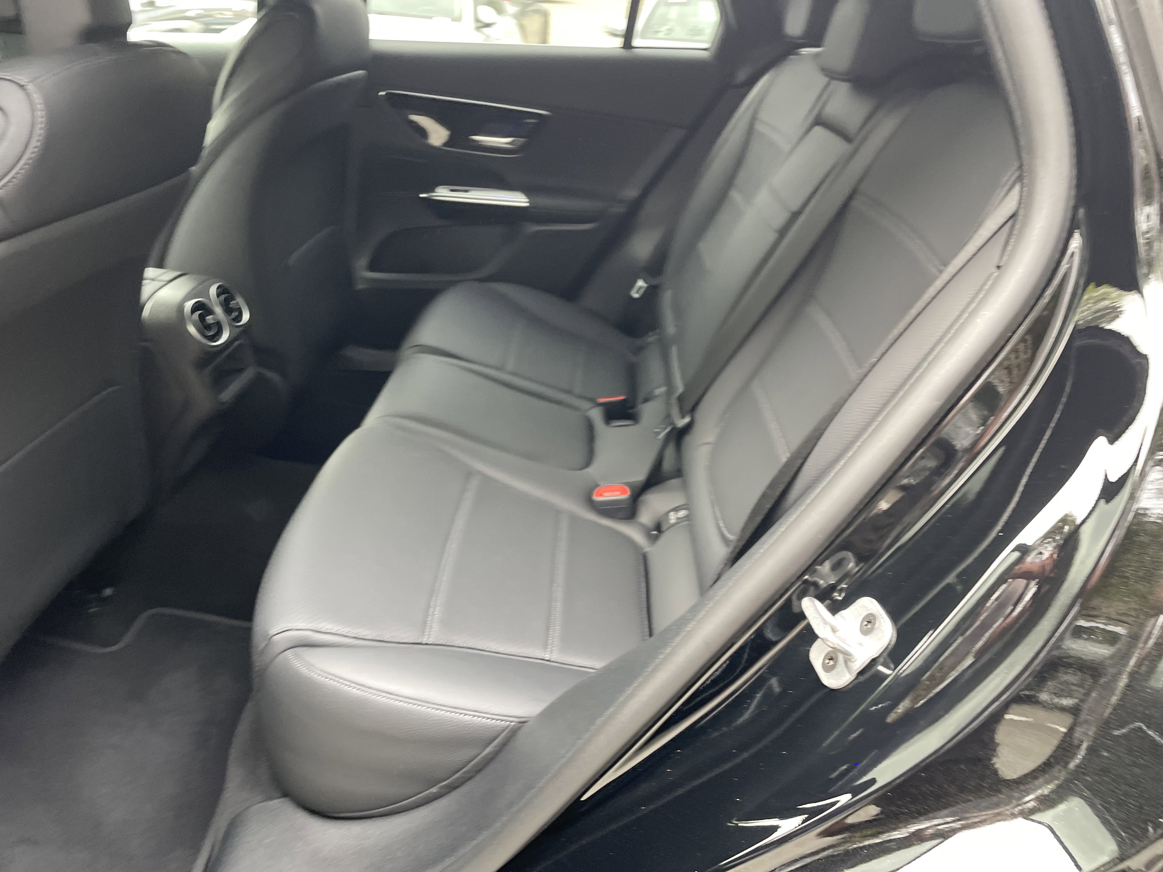 2025 Mercedes-Benz GLC 300