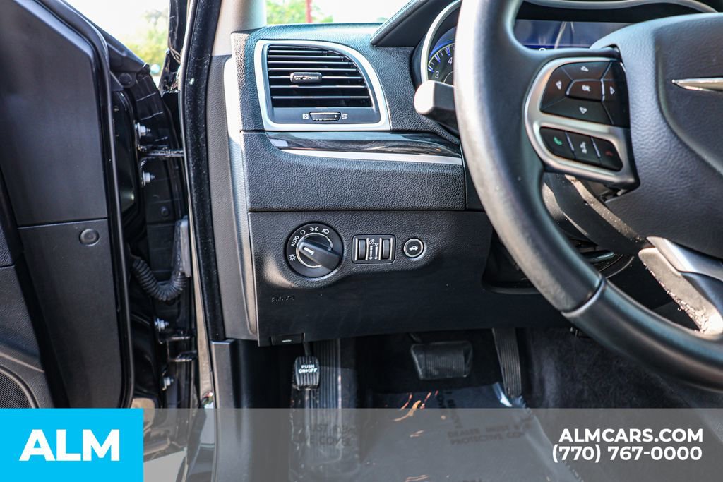 2017 Chrysler 300 Limited