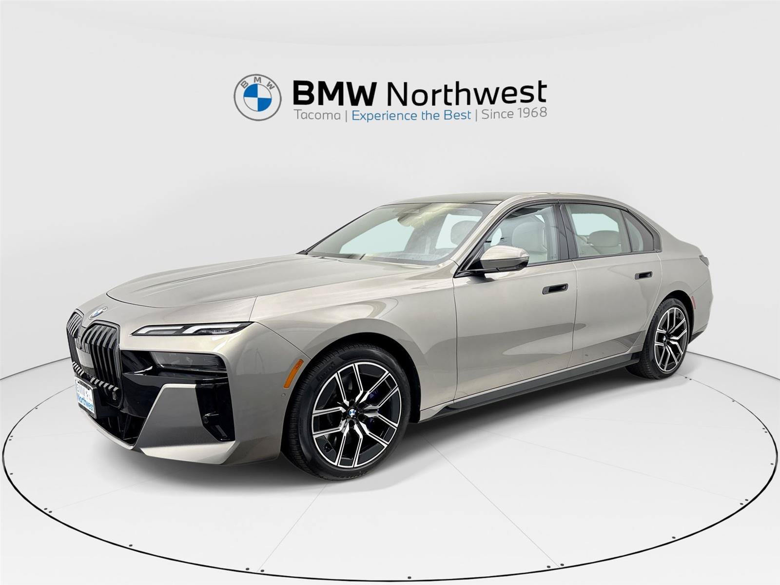 Used 2025 BMW 760i xDrive w/ Premium Package