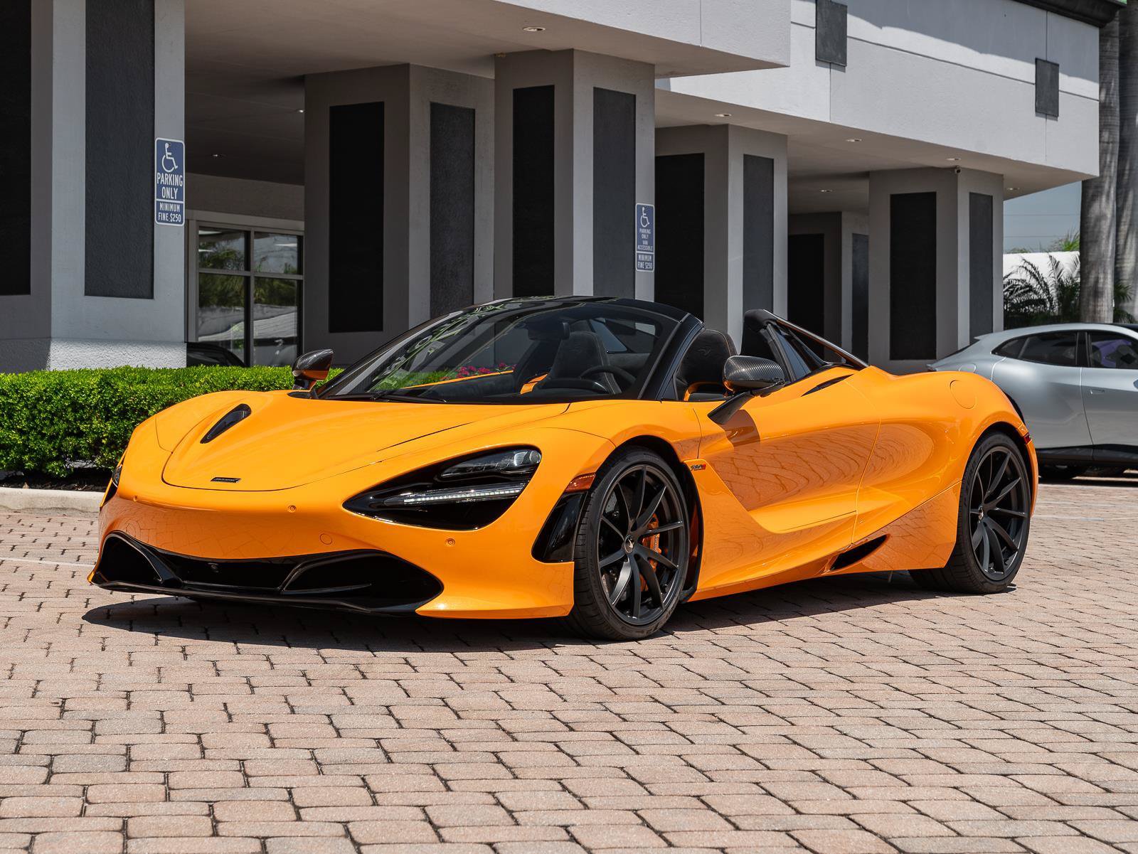 Used 2022 McLaren 720S Performance photo 23