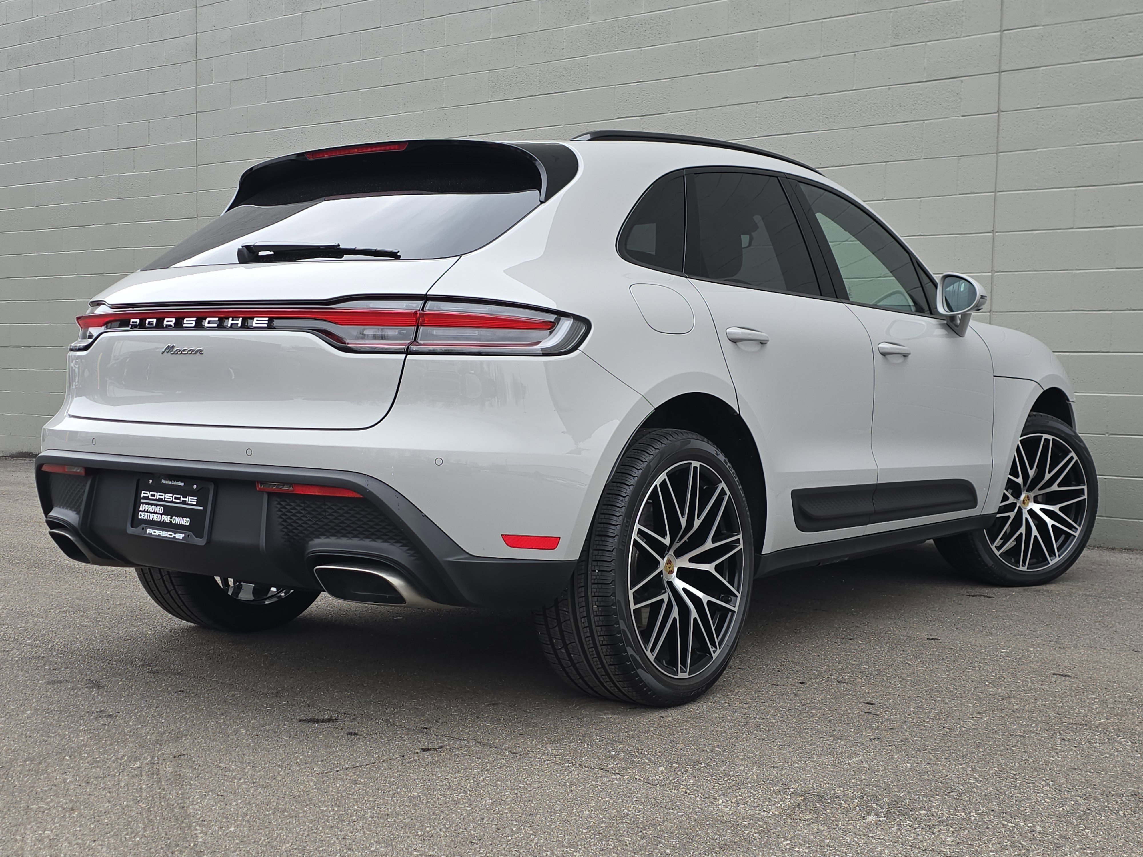 2025 Porsche Macan