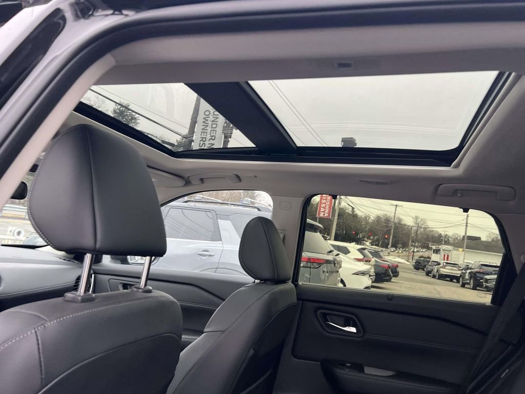 2025 Nissan Rogue SL