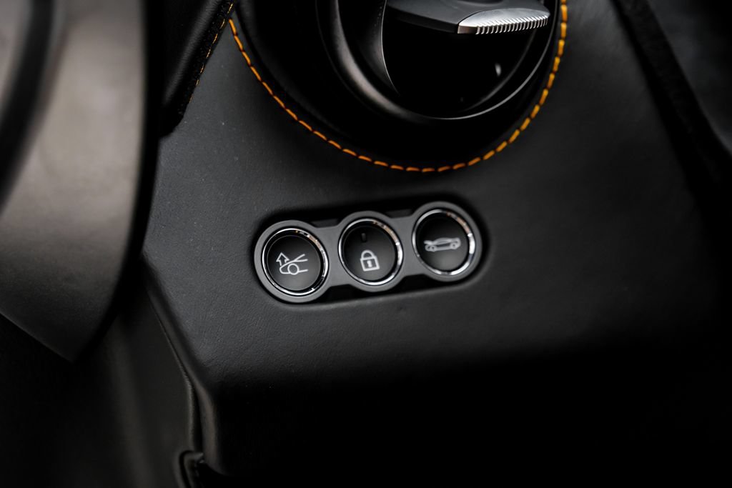 Used 2026 McLaren 750S Spider photo 34