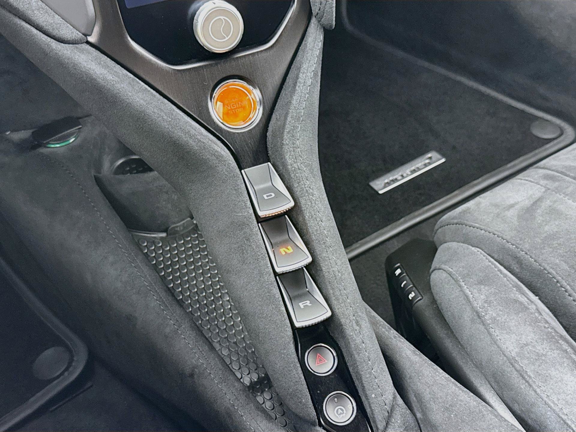 Used 2025 McLaren 750S photo 18