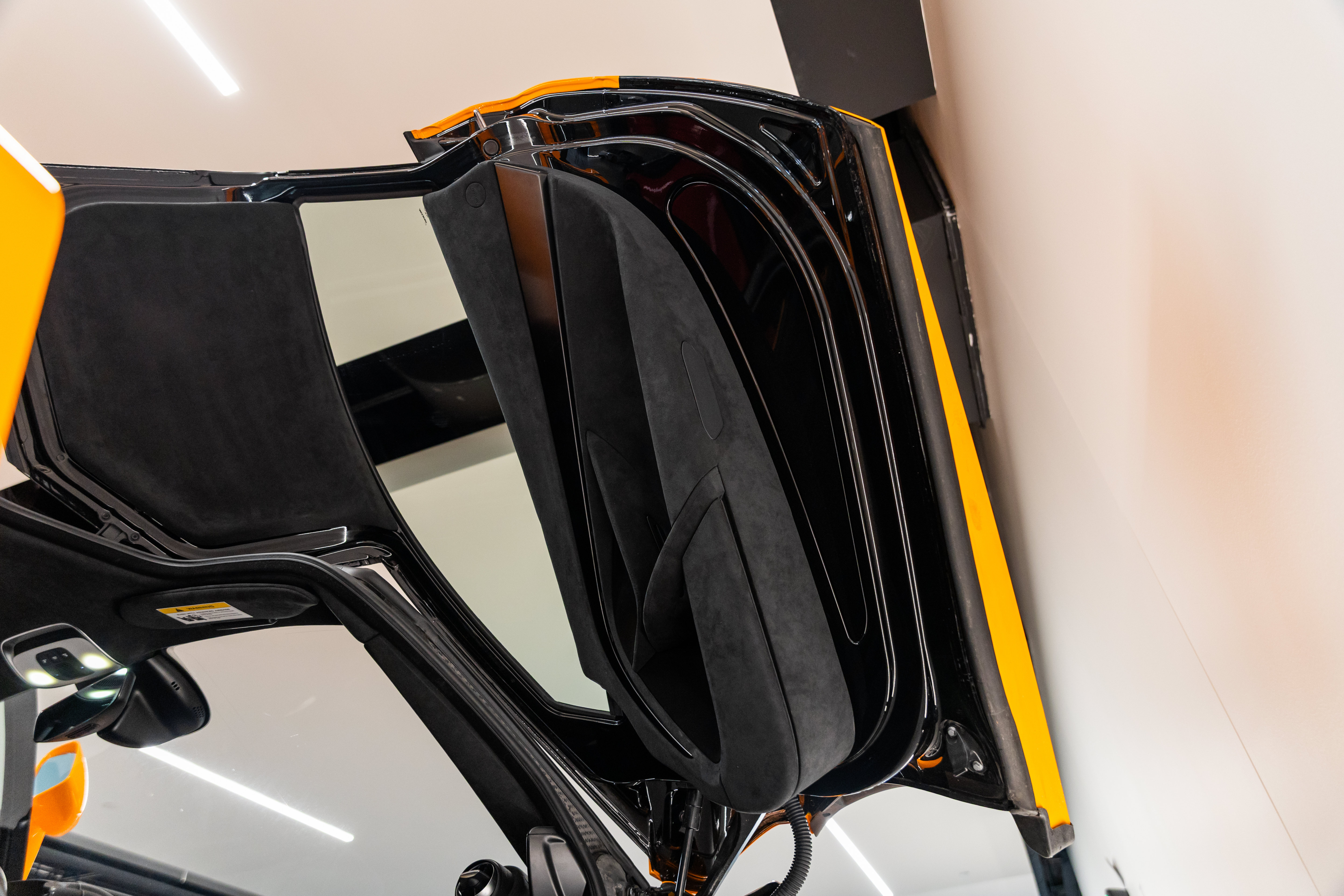 New 2025 McLaren 750S photo 8