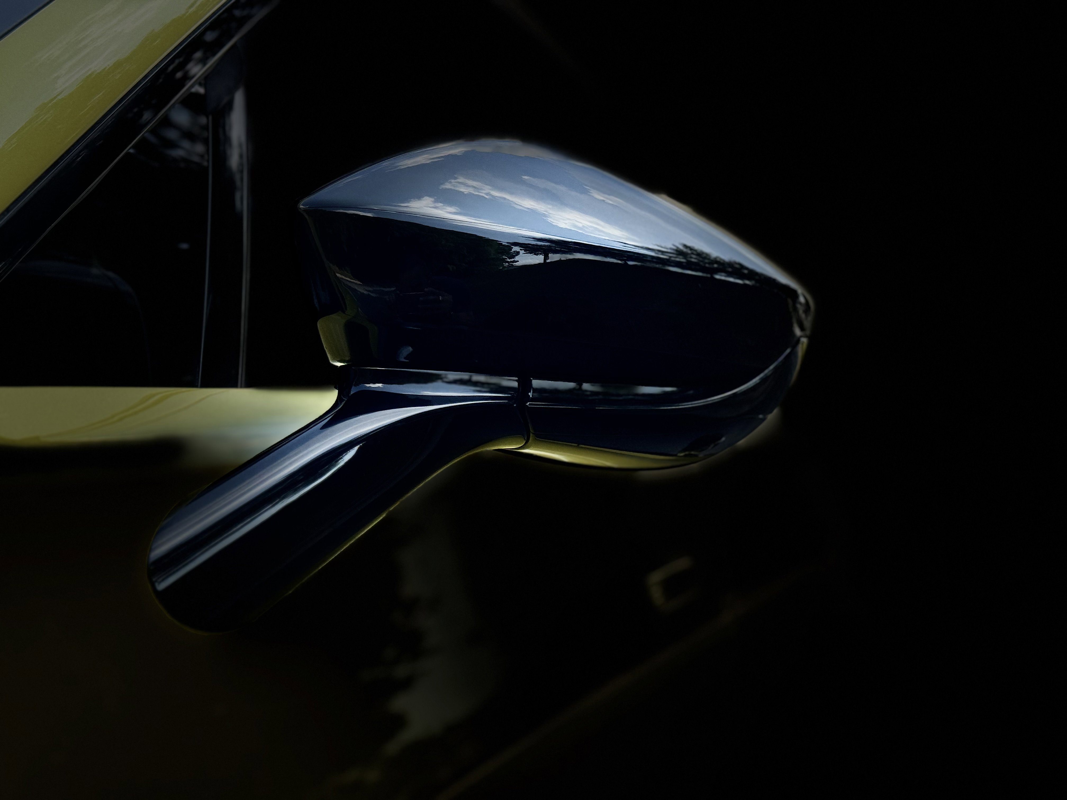 2021 Aston Martin DBX