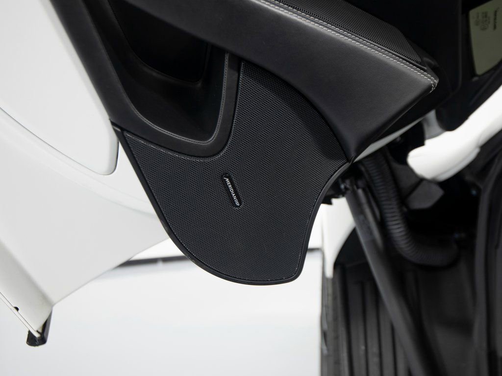 Used 2016 McLaren 675LT Spider photo 13