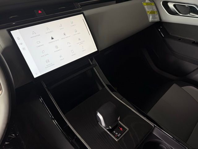 2026 Land Rover Range Rover Velar Dynamic SE