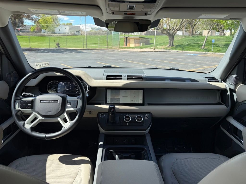 2023 Land Rover Defender 110 SE