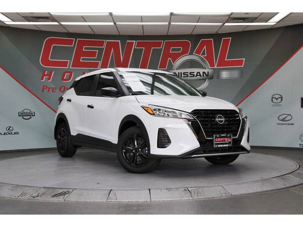 Used 2025 Nissan Kicks Play S