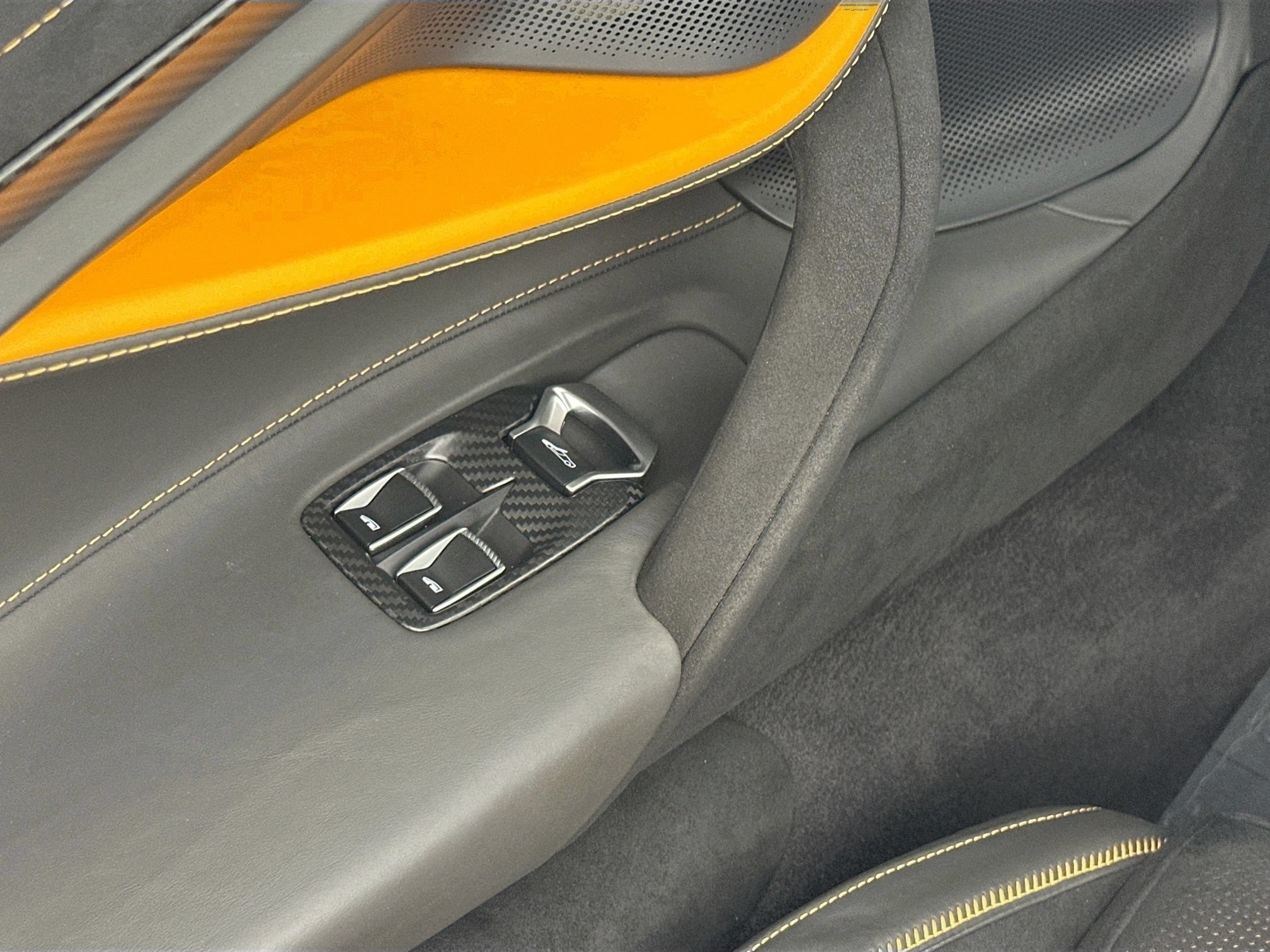 Used 2022 McLaren 720S Performance photo 15