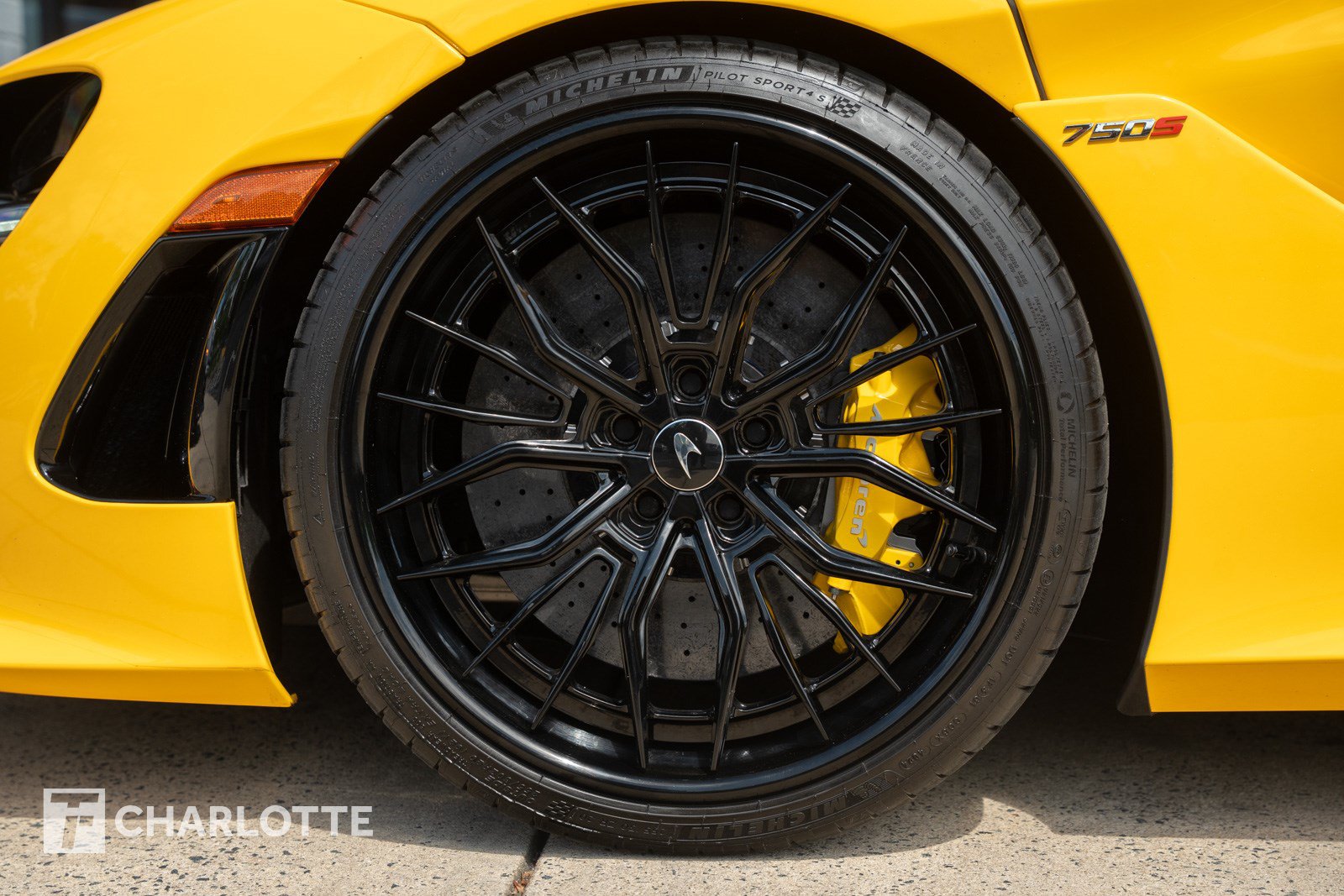 Used 2025 McLaren 750S photo 12