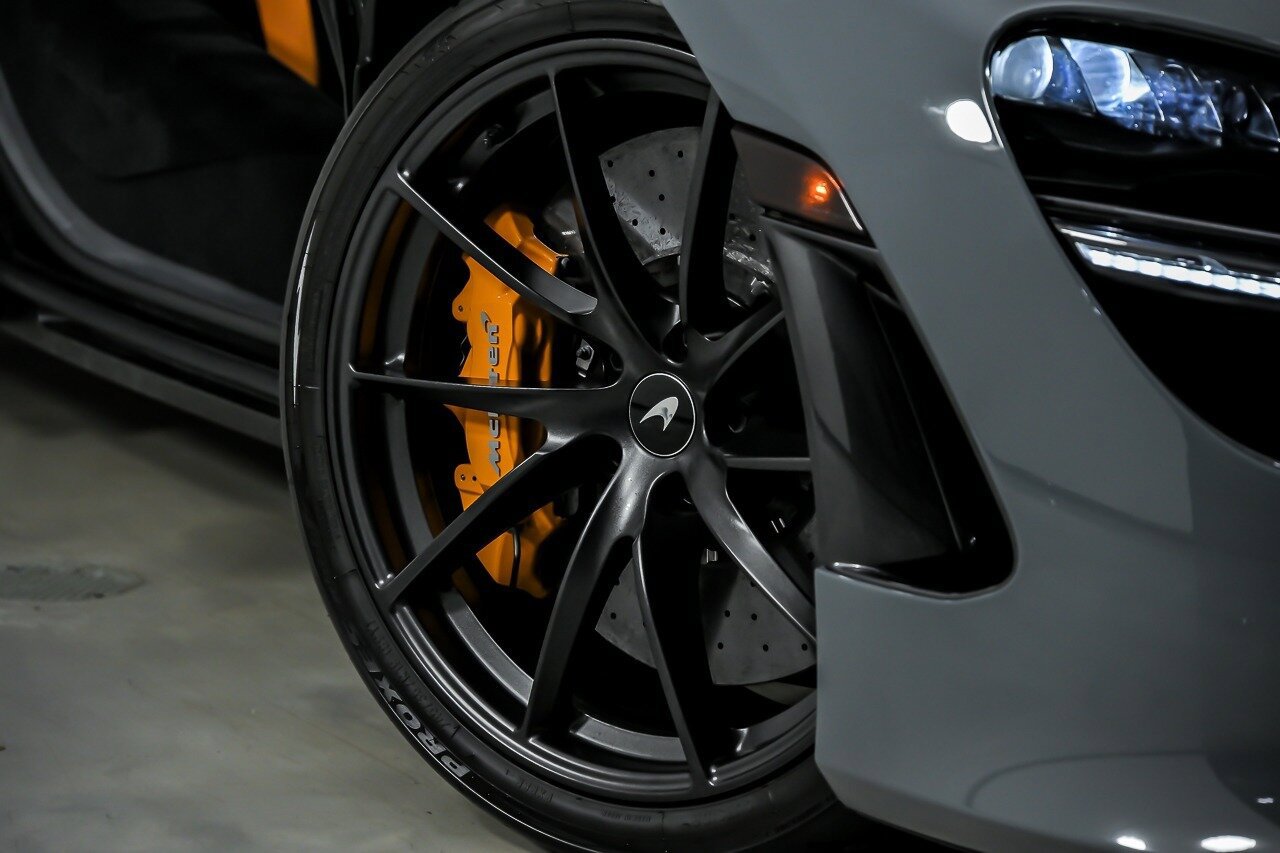 Used 2023 McLaren 720S Spider photo 4