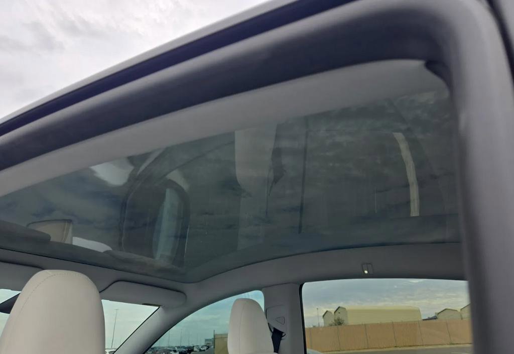 2026 Tesla Model Y 2WD