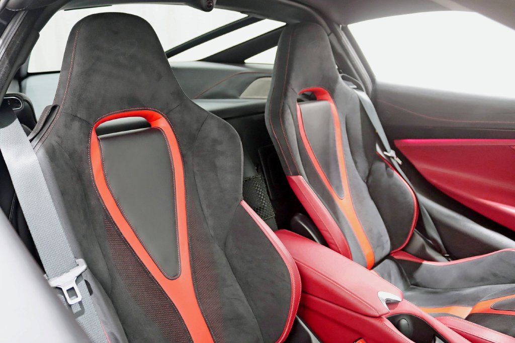 Used 2018 McLaren 720S Performance photo 41