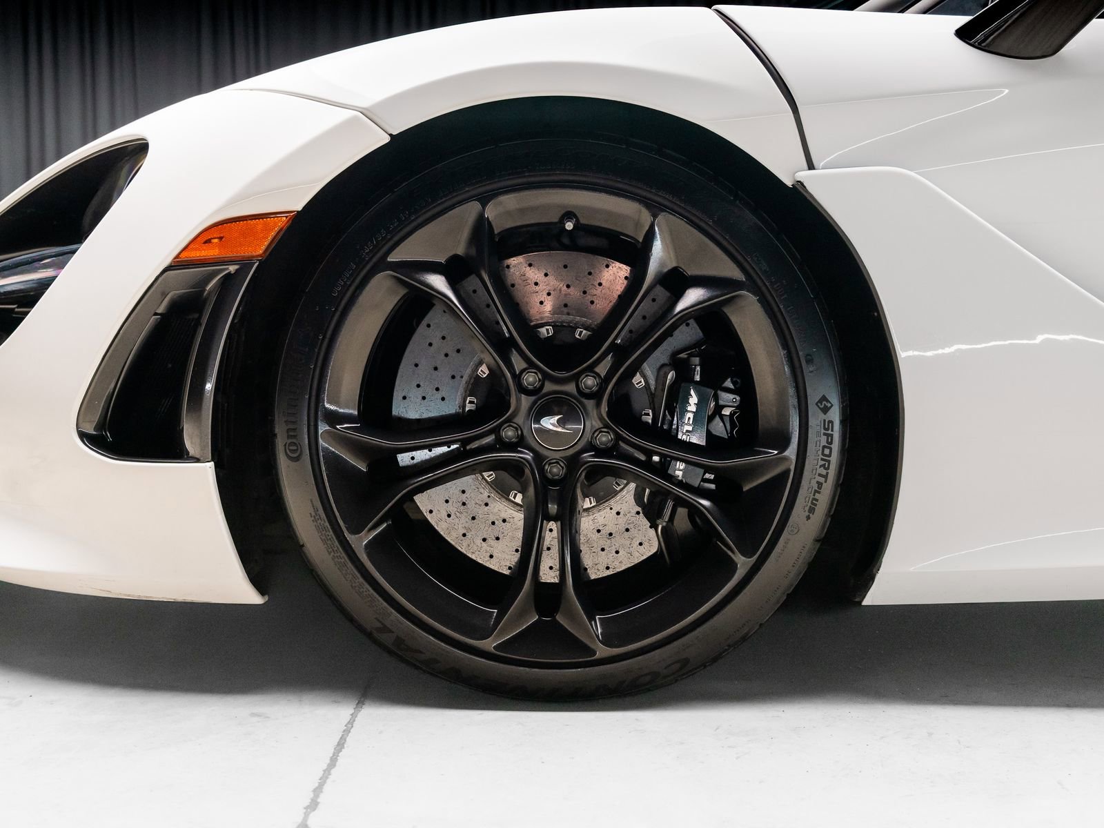 Used 2019 McLaren 720S Performance photo 27