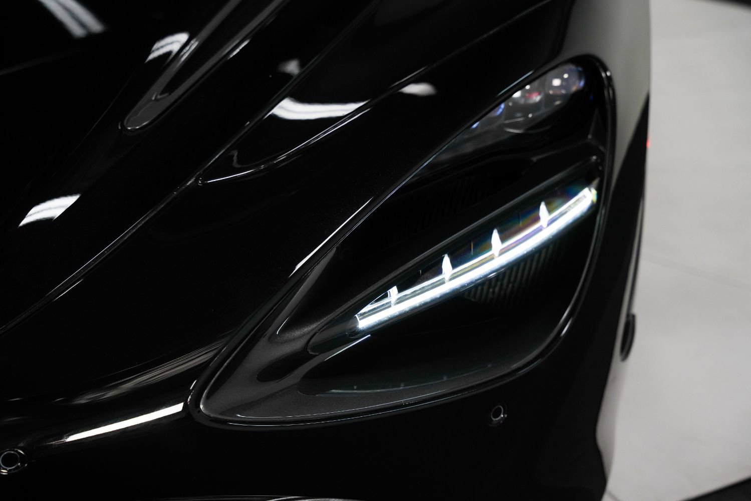 Used 2020 McLaren 720S Luxury photo 15