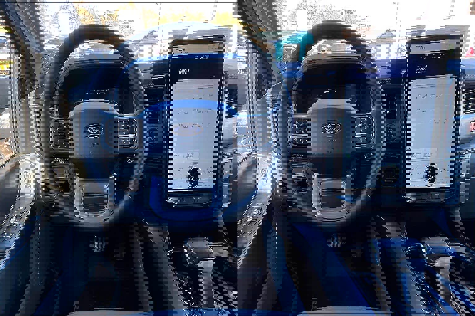 2025 Ford F150 Lightning Flash