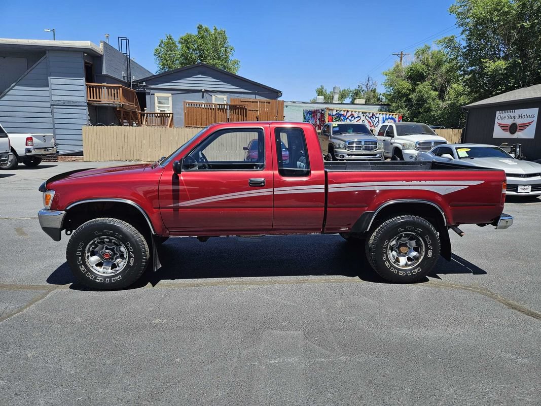 Used 1990 Toyota Pickup Deluxe