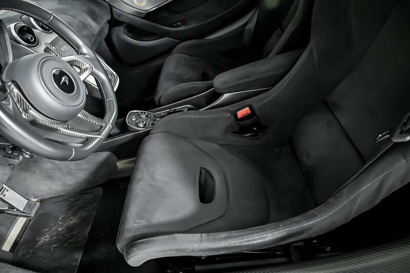 Used 2020 McLaren 600LT Spider photo 22