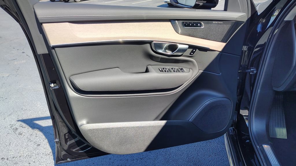 2026 Volvo Xc90 B6 Plus